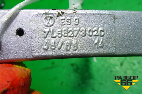 Петля двери багажника (правая) (7L6827302C) для Volkswagen Touareg c 2002-2010г (Туарег)