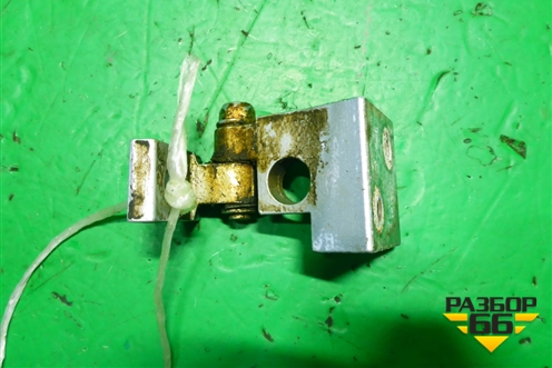 Петля двери задней правой верхняя (7L0833402) для Volkswagen Touareg c 2002-2010г (Туарег)