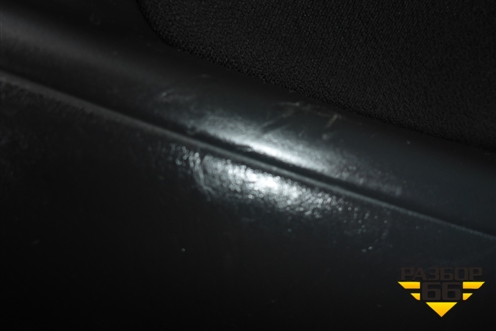 Обшивка двери задней правой под механику (седан) для Toyota Corolla (E12) с 2001-2007г (Королла 120)