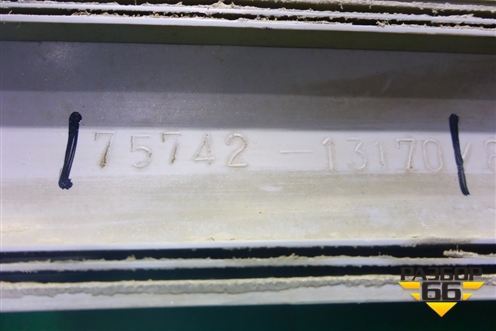 Накладка двери задней левой (7574213170) для Toyota Corolla (E12) с 2001-2007г (Королла 120)