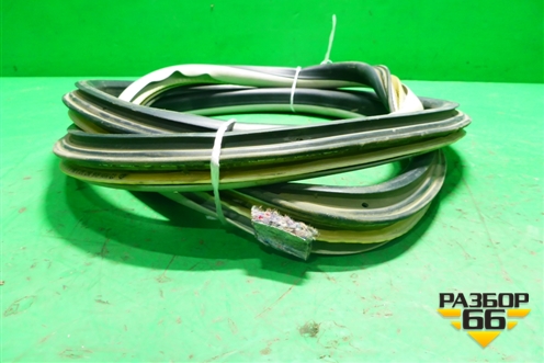 Уплотнитель двери (задней левой на кузов) для Skoda Fabia с 1999-2007г (Фабия)