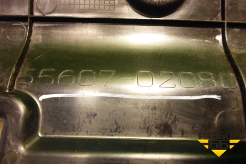 Накладка на торпедо (правая под бардачком) (5560702080) для Toyota Corolla (E18) с 2012-2019г (Королла 180)