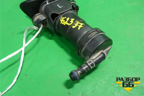 Форсунка омывателя фары левая (8E0955101) для Audi A4 (В6) с 2000-2006г (А4)