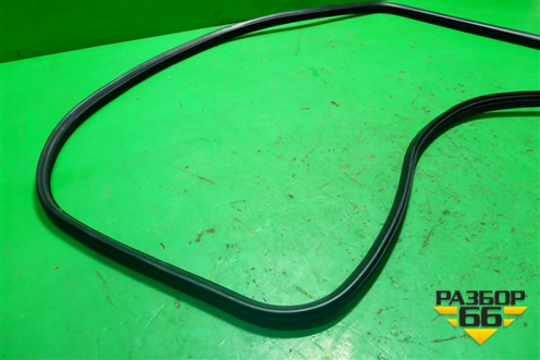 Уплотнитель двери (задней правой, на кузов) для Volvo XC70 с 2000-2006г (ХС70)