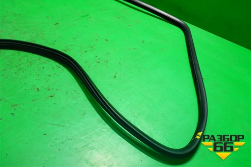 Уплотнитель двери (задней правой, на кузов) для Volvo XC70 с 2000-2006г (ХС70)