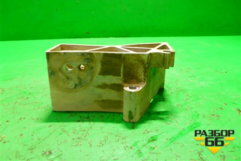 Кронштейн двигателя задний (2.5л B5254T2) (8666261) для Volvo XC70 с 2000-2006г (ХС70)