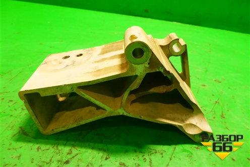 Кронштейн двигателя задний (2.5л B5254T2) (8666261) для Volvo XC70 с 2000-2006г (ХС70)