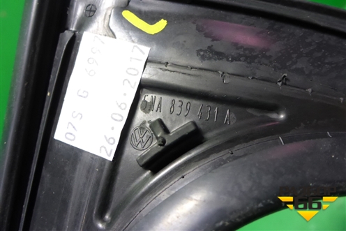 Уплотнитель стекла двери задней левой (5NA839431A) для Volkswagen Tiguan с 2016г (Тигуан)