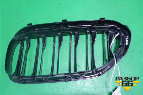 Решетка радиатора правая (8063174) для BMW 5-серия M5 F90 с 2017г