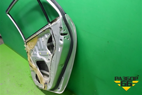 Дверь задняя правая (хэтчбек косое крепление замка) (6700313330) для Toyota Corolla (E12) с 2001-2007г (Королла 120)