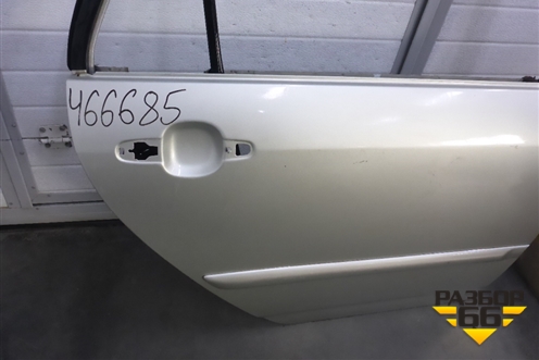 Дверь задняя правая (хэтчбек косое крепление замка) (6700313330) для Toyota Corolla (E12) с 2001-2007г (Королла 120)