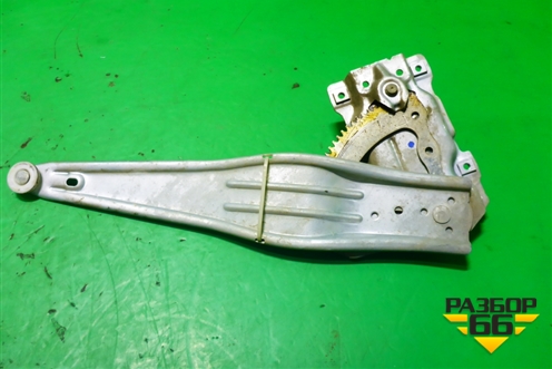 Стеклоподъёмник механический задний левый для Toyota Corolla (E12) с 2001-2007г (Королла 120)