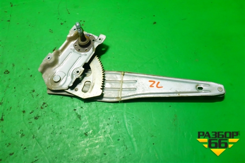 Стеклоподъёмник механический задний левый для Toyota Corolla (E12) с 2001-2007г (Королла 120)