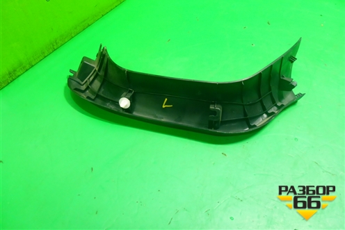 Обшивка двери багажника (верхняя левая) (7224A017) для Peugeot 4007 с 2008г