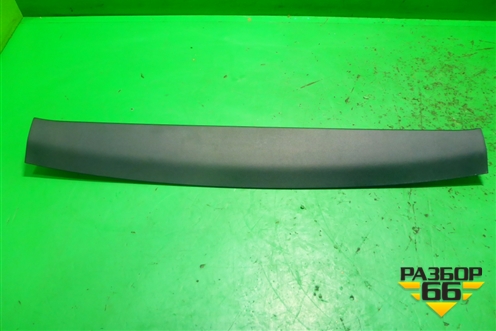 Обшивка двери багажника (верхняя) (7224A016) для Peugeot 4007 с 2008г