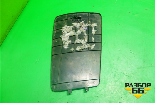 Обшивка багажника правая (крышка) для Peugeot 4007 с 2008г