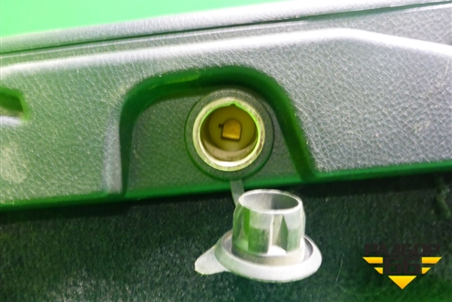 Обшивка багажника левая (ESJ501050) для Land Rover Range Rover Sport с 2005-2012г (Спорт)