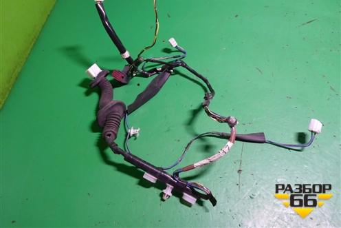 Проводка двери задней правой (8215305170) для Toyota Avensis с 2003-2009г (Авенсис)