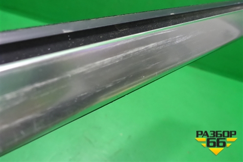 Накладка стекла переднего правого (3C8837476F) для Volkswagen Passat-CC с 2008г (Пассат ЦЦ)