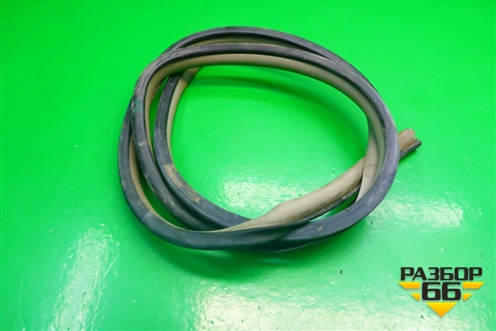 Уплотнитель двери (задней правой на кузов) для Toyota Yaris с 2005-2011г (Ярис)