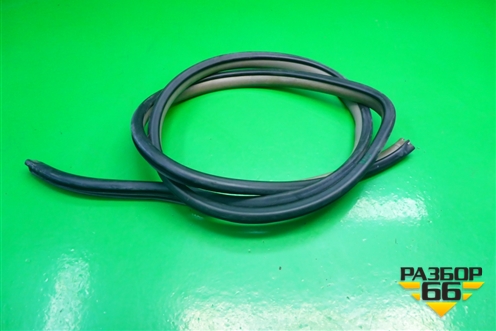 Уплотнитель двери (передней правой на кузов 5ти дверный кузов) для Toyota Yaris с 2005-2011г (Ярис)