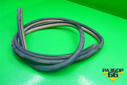 Уплотнитель двери (задней левой на кузов) для Toyota Yaris с 2005-2011г (Ярис)