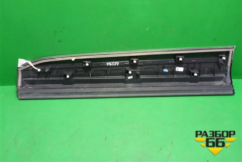 Накладка двери передней правой (4M0853960F) для Audi Q7 c 2015г (Ку 7)