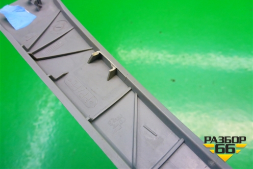 Накладка на торпедо (левая вертикальная) (7L0868239) для Volkswagen Touareg c 2002-2010г (Туарег)