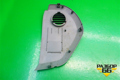 Накладка на торпедо (правая) (7L6857176) для Volkswagen Touareg c 2002-2010г (Туарег)