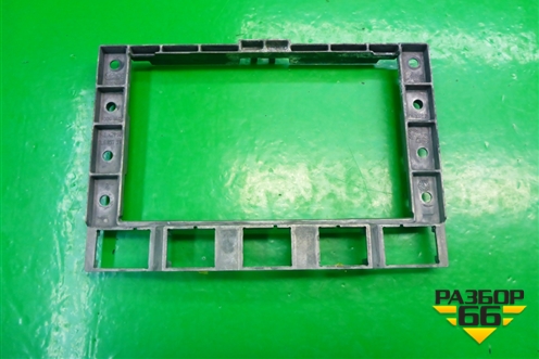 Рамка магнитолы (7L6857318) для Volkswagen Touareg c 2002-2010г (Туарег)