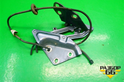 Петля капота правая (7L6823302) для Volkswagen Touareg c 2002-2010г (Туарег)