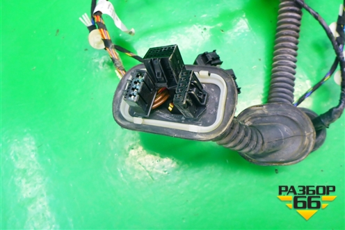 Проводка двери передней правой (7L6971120D) для Volkswagen Touareg c 2002-2010г (Туарег)