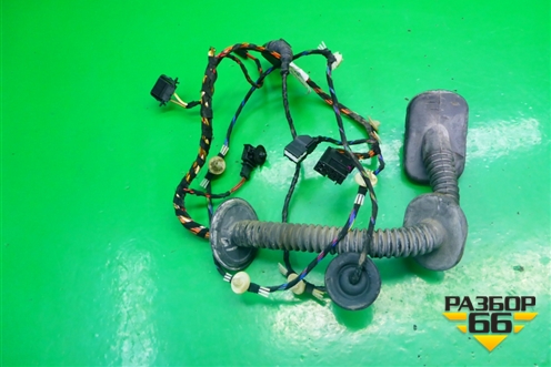 Проводка двери передней правой (7L6971120D) для Volkswagen Touareg c 2002-2010г (Туарег)