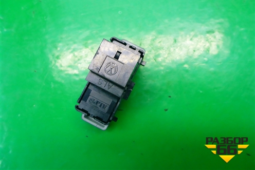 Кнопка центрального замка (7L6962125) для Volkswagen Touareg c 2002-2010г (Туарег)