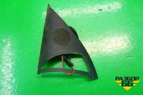 Накладка двери передней левой уголок (7L6837993) для Volkswagen Touareg c 2002-2010г (Туарег)