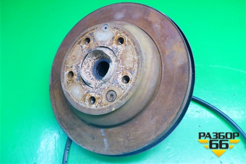 Кулак задний правый (7L0505436B) для Volkswagen Touareg c 2002-2010г (Туарег)