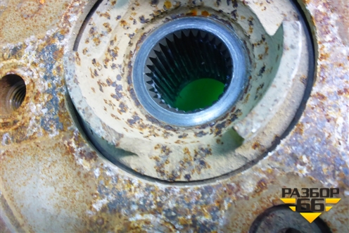 Кулак задний правый (7L0505436B) для Volkswagen Touareg c 2002-2010г (Туарег)