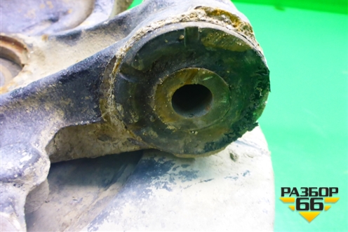 Кулак задний правый (7L0505436B) для Volkswagen Touareg c 2002-2010г (Туарег)