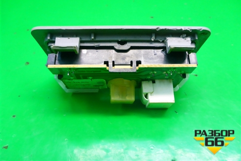 Плафон салонный (7L6947292B) для Volkswagen Touareg c 2002-2010г (Туарег)