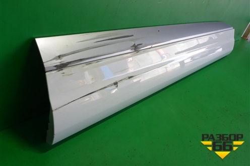 Накладка двери передней правой (4M0853960F) для Audi Q7 c 2015г (Ку 7)