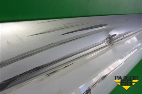 Накладка двери передней правой (4M0853960F) для Audi Q7 c 2015г (Ку 7)