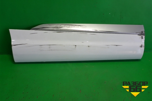 Накладка двери задней правой (4M0853970F) для Audi Q7 c 2015г (Ку 7)