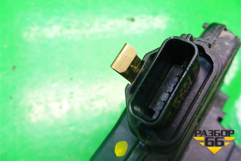 Замок двери задней левой (4 контакта) (805034742R) для Renault Kaptur с 2016г (Каптюр)