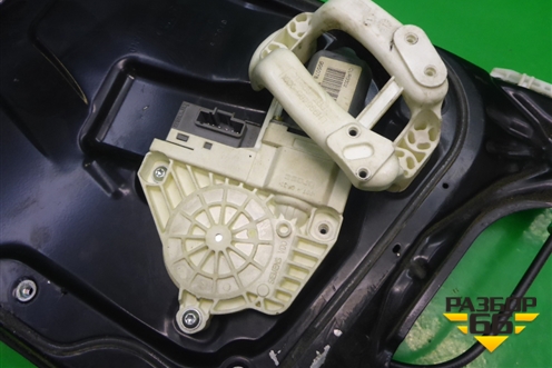 Стеклоподъёмник электрический передний левый (CUH500110) для Land Rover Discovery 3 с 2004-2009г (Дискавери)