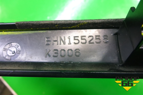 Накладка на торпедо (центральная) (BHN155256) для Mazda Mazda 3 (BM) с 2013-2019г