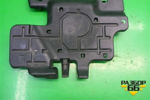 Накладка на торпедо (правая под бардачком) (GHR164521) для Mazda Mazda 3 (BM) с 2013-2019г