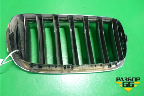 Решетка радиатора левая (7316075) для BMW X5 F15 с 2013г (Х5 Ф15)