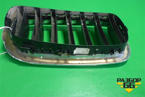 Решетка радиатора левая (7316075) для BMW X5 F15 с 2013г (Х5 Ф15)