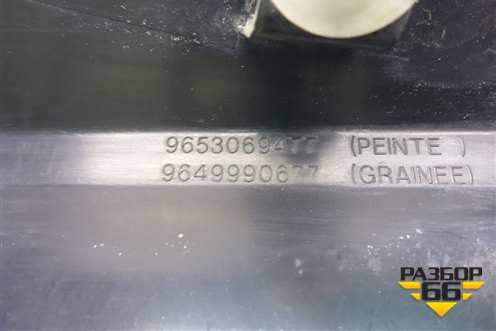 Накладка (центральной стойки правая 3х дверный кузов) (9649990677) для Citroen C4 с 2005-2011г (С4)