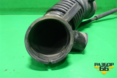 Патрубок воздушного фильтра (MR993560) для Mitsubishi Grandis с 2004г (Грандис)